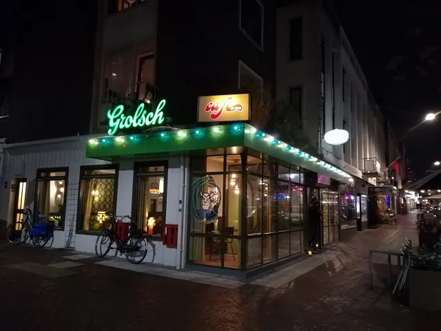cafe de plak in nijmegen nacht