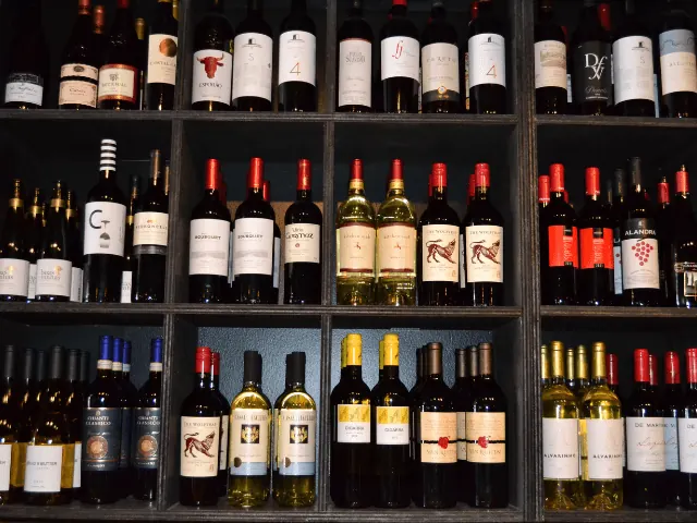 nijmegen wijn drinken