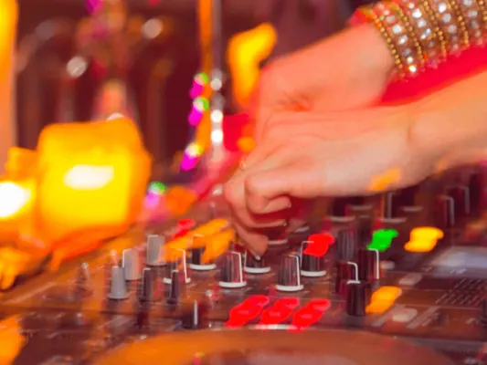 DJ of toch een playlist? Welke muziek past bij jou trouwdag