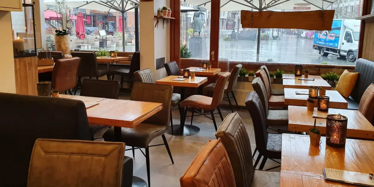 de-bruijn-lunchen-op-de-markt-inrichting