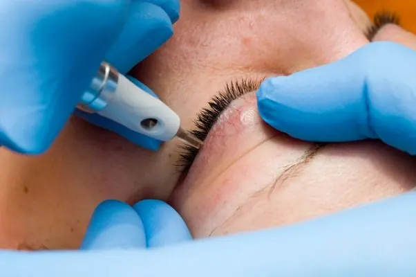 Hoe kan permanente make-up ervoor zorgen dat je zelfverzekerder wordt?
