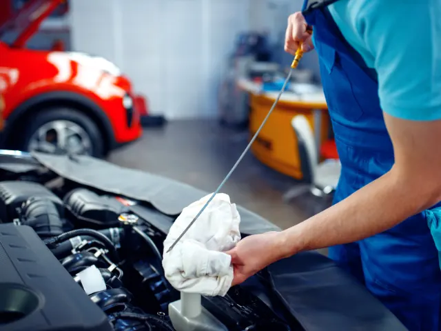 Motorolie vervangen door een autogarage in nijmegen