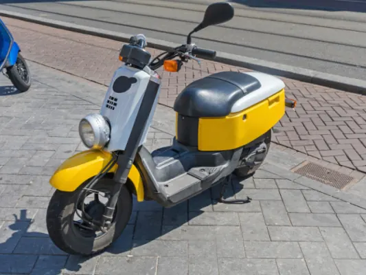 Nijmegen op de scooter: de leukste routes en handige weetjes